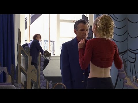 The schoolgirl in the class unexpectedly showed the teacher the breast